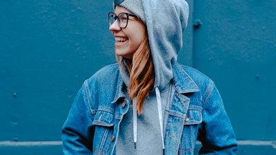 吃瓜网站大全:某女团成员直播互撕现场,场面失控