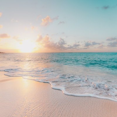 吃瓜网站大全:某明星度假私人海滩照流出